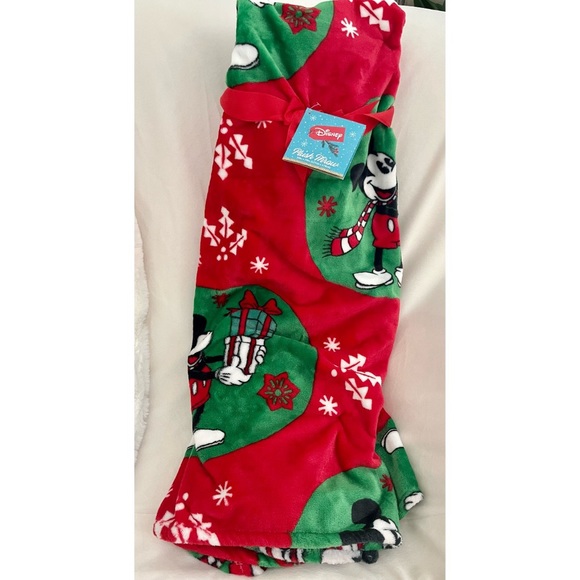 Disney Mickey Mouse RED/ GREEN Christmas Blanket - Picture 1 of 2